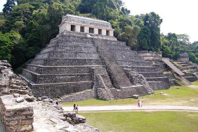 Private Tour to Mayan Palenque Pyramids and Two Waterfalls