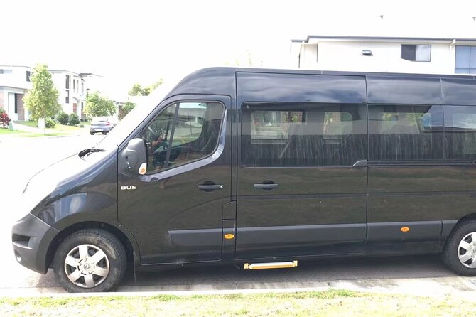 Private Transfer Between Brisbane/Bne Airport -Gold Coast / OOL Airport(1-11pax)