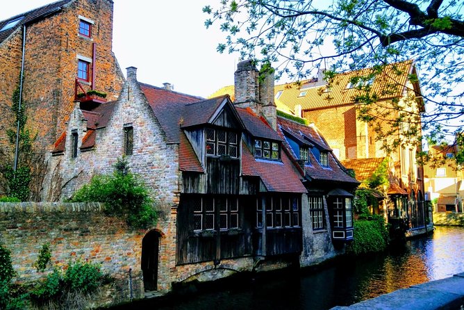 Private Transfer From Brussels Airport to Bruges by Business Car
