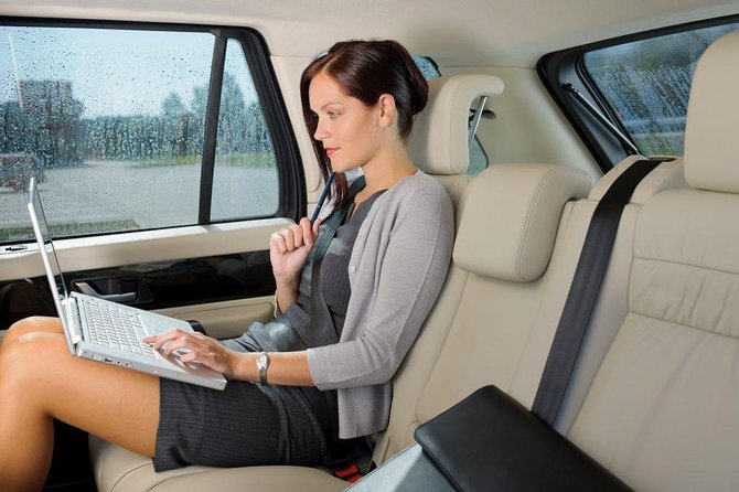 Private Transfer From Charles De Gaulle Airport to Paris: Premium Service
