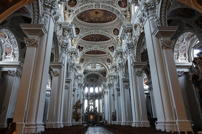 Private Transfer From Passau to Prague With 2 Hours of Sightseeing, Local Driver