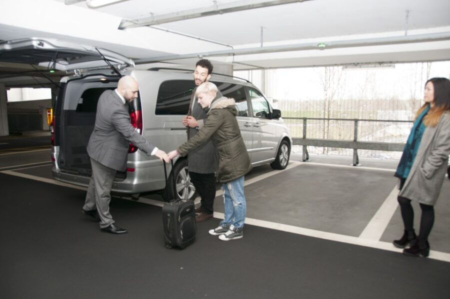 Private Transfer Gatwick Airport to City Airport/Docklands - Good To Know