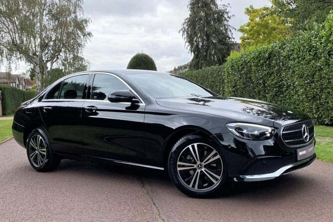Private Transfer: Granada City or Sierra Nevada to Airport GRX by Business Car