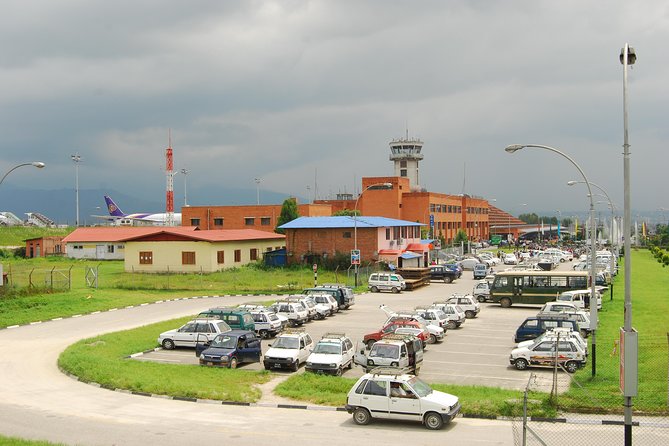 Private Transfer: Kathmandu Hotels to Domestic Airport Vehicle