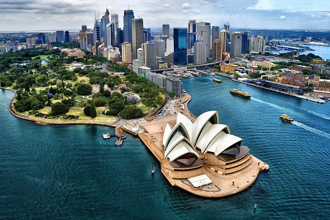 Private Transfer: Sydney Airport SYD to Sydney in Luxury Van