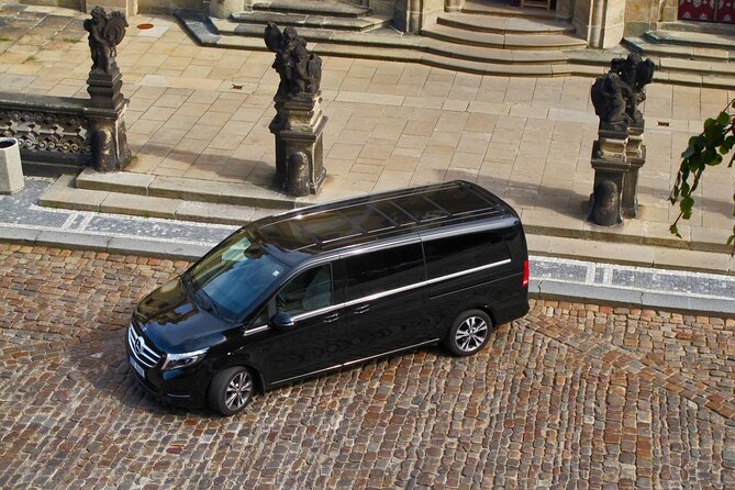 Private Transfer to Prague From Passau