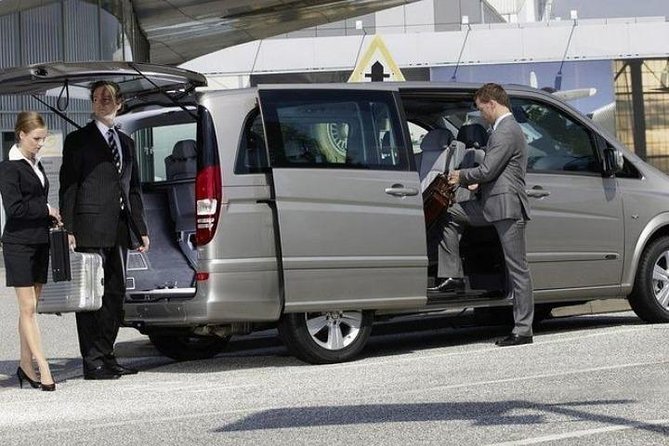 Private Transfert From Bruges to Brussels Airport by Business Car