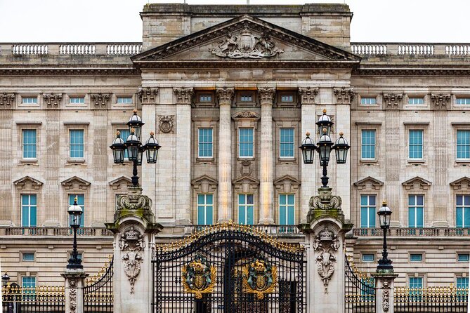 Private Treasure Hunt Using Mobile Phones in Buckingham Palace - Good To Know
