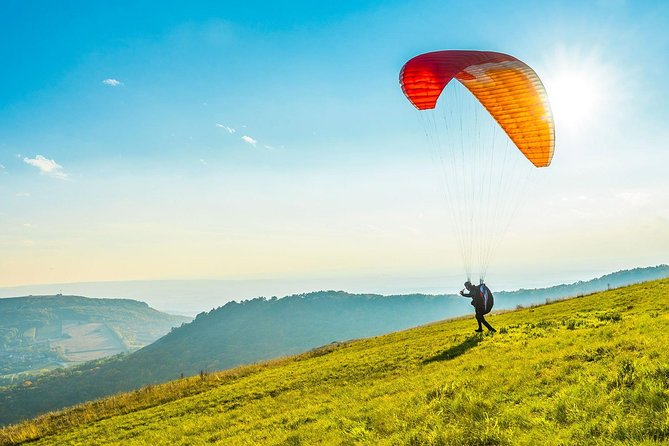 Private Trip From Geneva to the Swiss Capital – Bern & Paragliding in Interlaken