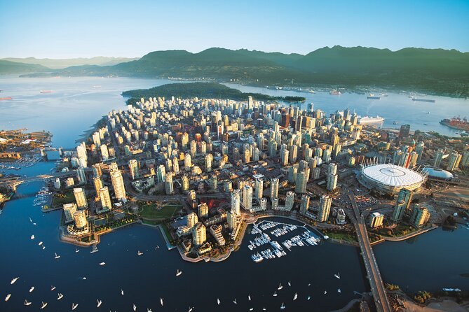 Private Vancouver Airport (YVR) Transfer to City of Vancouver