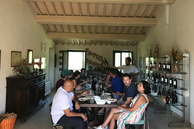 Private Wine Tasting in Lucca - 5 Wines and a Taste of Local Products
