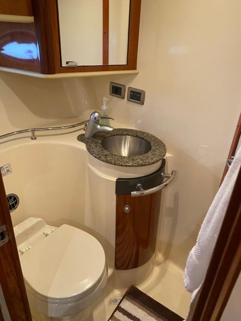 Private Yacht Rentals 2h Champagne Gift - Good To Know