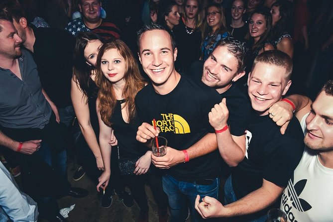 Pub and Club Party Night Tour in Hamburg