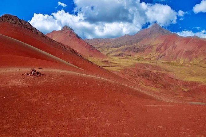 Rainbow Mountain - Vinicunca - Geographical Features of Vinicunca