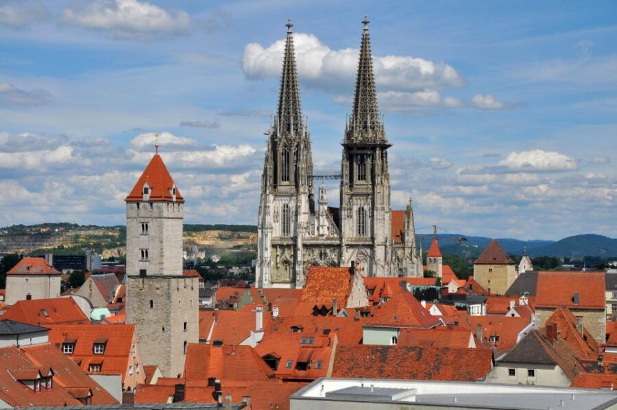 Regensburg: Express Walk With a Local in 60 Minutes - Good To Know