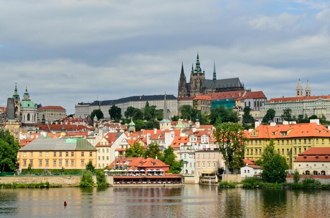 Regensburg to Prague Private Transfer - Good To Know
