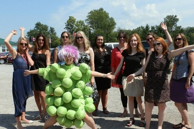 Relaxing Afternoon Wine Tour Through Niagaras Wine Country