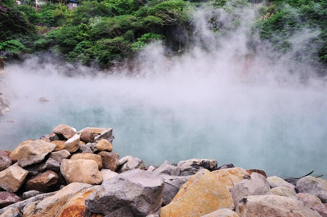 Relaxing Hot Spring Half Day Tour in Beitou With Private Tour Guide