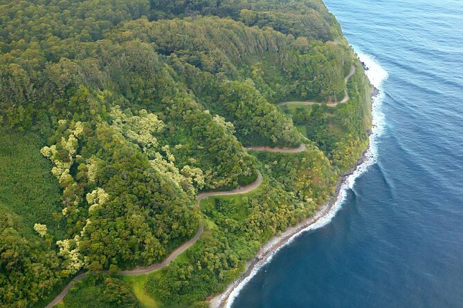 Road To Hana: Maui Waterfall Hiking Tour in Private Jeep
