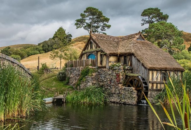 Rotorua to Auckland via Hobbiton Movie Set and Waitomo Caves OneWay Private Tour - Good To Know