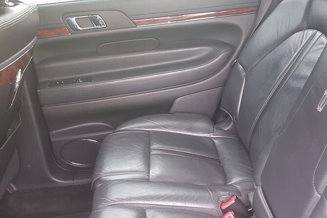 Round Trip Airport Private Transfer (Nassau Limousine)
