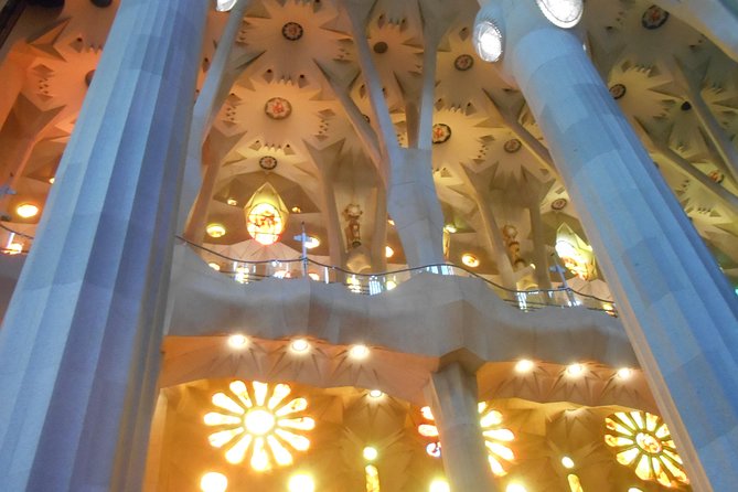 Sagrada Familia and Barcelona Highlights: Private Guided 4-Hour Driving Tour - Tour Pricing and Booking Details