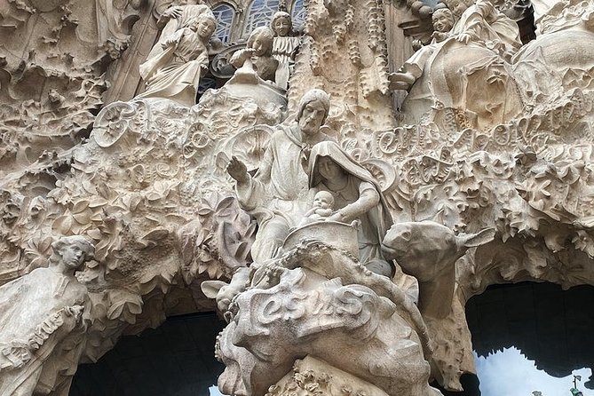 Sagrada Familia Private Tour With Expert Guide - Pricing and Booking