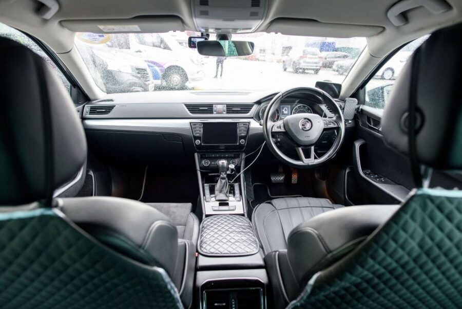 Saloon Gatwick Airport to Central London Transfer - Good To Know