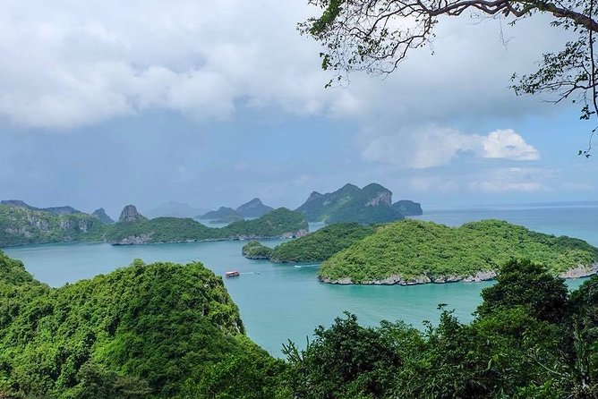 Samui Island Tour to Angthong Marine Park by Big Boat (Snorkel and Sightseeing)