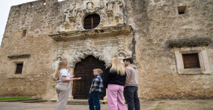 San Antonio: Guided Walking Tour With Boat Cruise - Good To Know