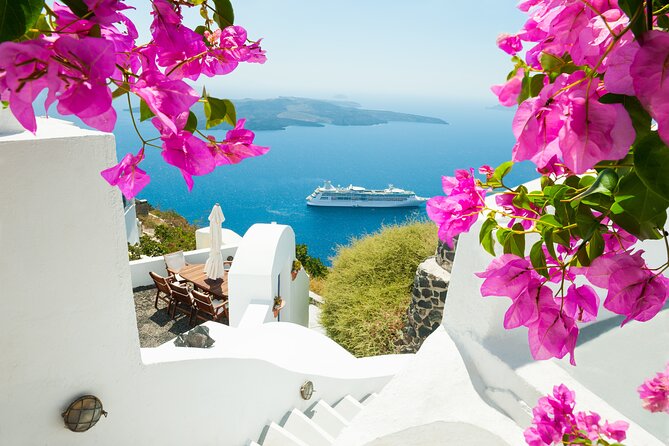 Santorini Full Day Tour From Heraklion - Arrival and Welcome in Santorini