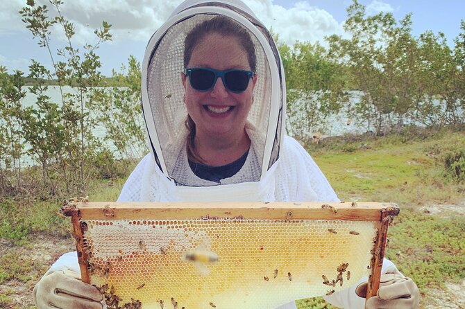Savannah Small-Group Beekeeping Tour  – Grand Cayman