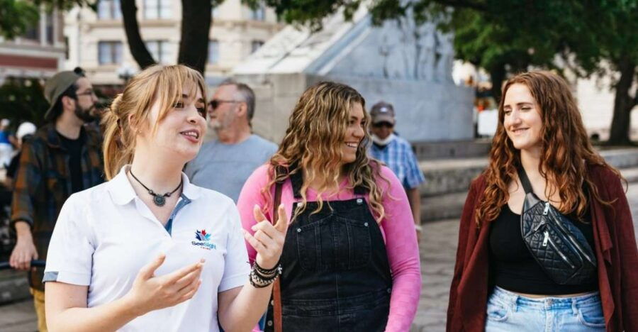 Seattle: Small Group Tour W/Space Needle, Boat & Underground - Good To Know