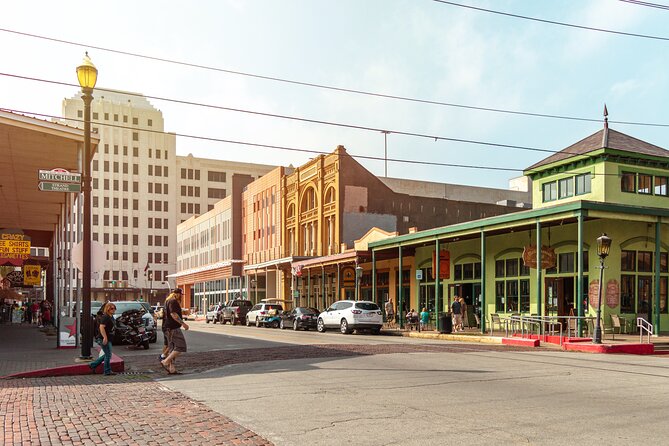 Self-Guided Ghost Tour on the Galveston Strand