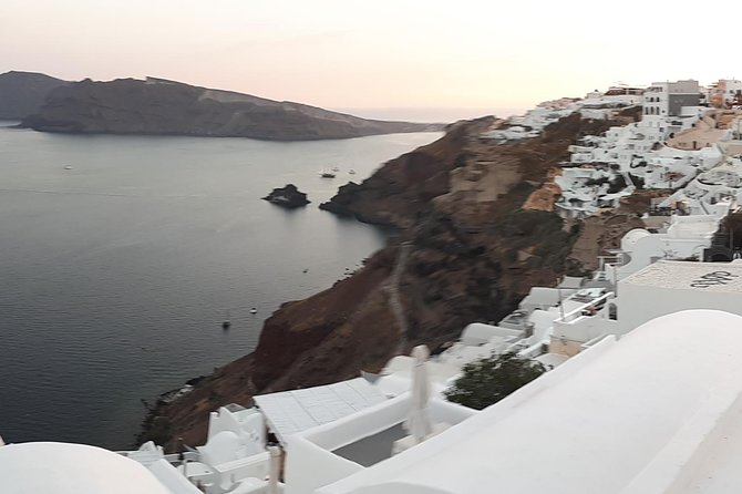 Shared Arrival Transfer From Airport or Port to Oia Village