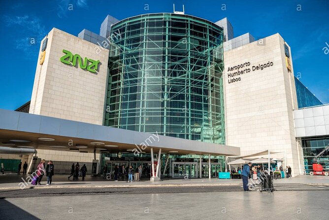 Shared Arrival Transfer: From Lisbon Airport to Hotels