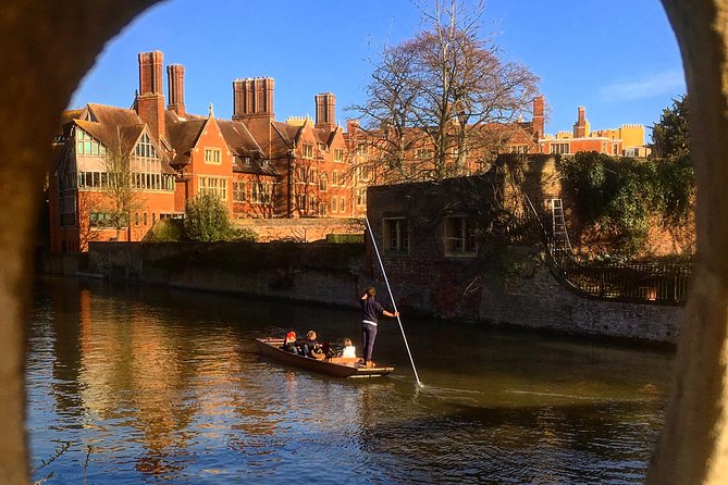 Shared Punting Tour in Cambridge