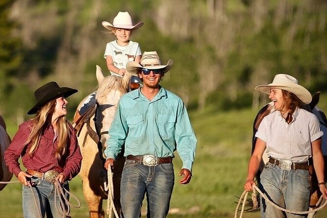 Short Jackson Horse Riding Excursion With Breakfast