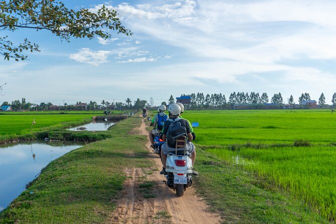 Siem Reap Countryside & Sunset Vespa Tour