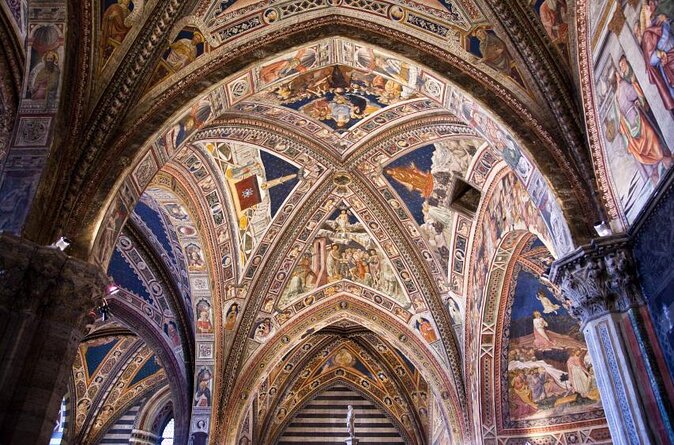 Siena and San Gimignano and Chianti Wine Small-Group Tour From Lucca