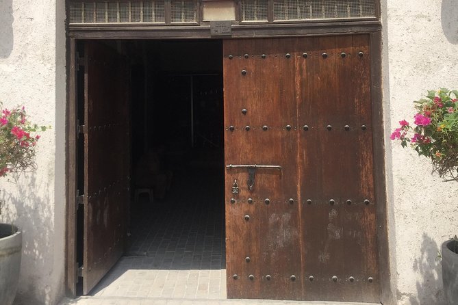 Sightseeing in Sharjah From Dubai [Japanese Tour] [Private Car] - Good To Know