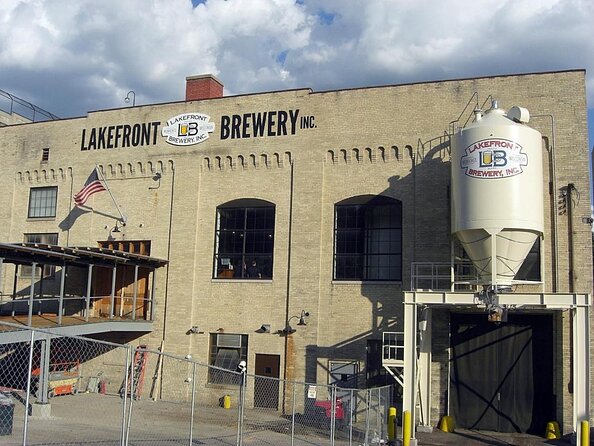 Sip of Milwaukee Guided Brewery Tour With Snack