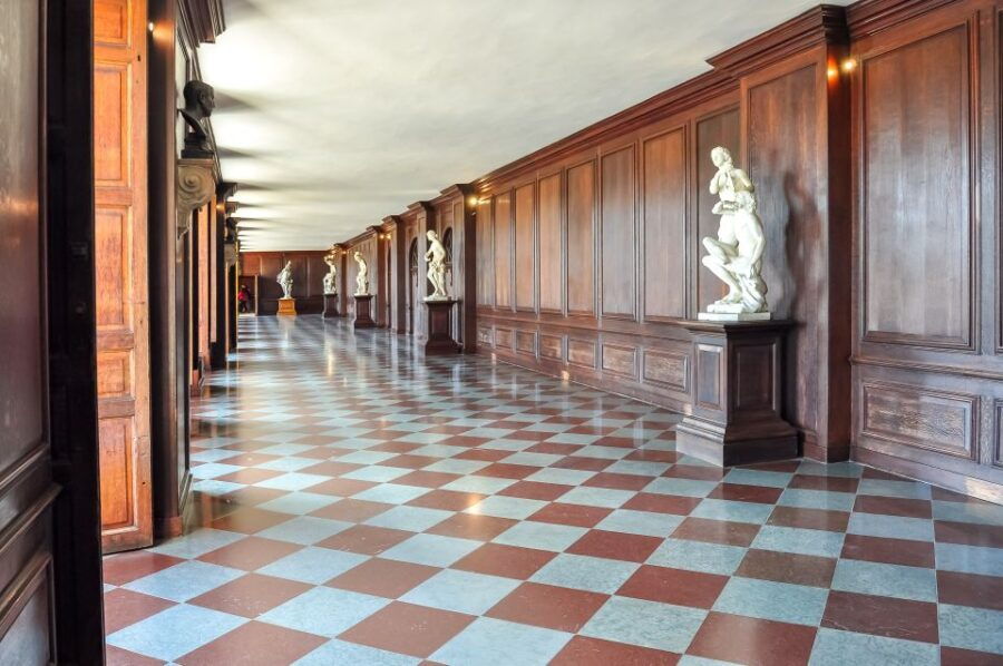 Skip-The-Line Hampton Court Palace From London by Car - Good To Know