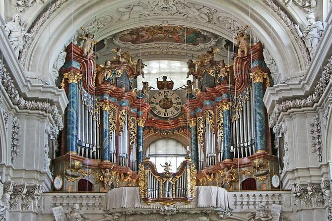 Skip-The-Line Palacio Real De Madrid Guided Palace Tour - Semi-Private 8ppl Max - Pricing and Booking