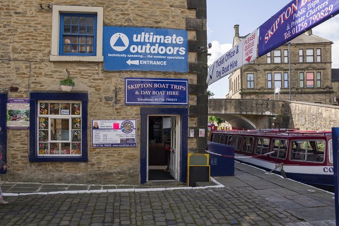 Skipton Self-Captain Boat Rental - Leeds