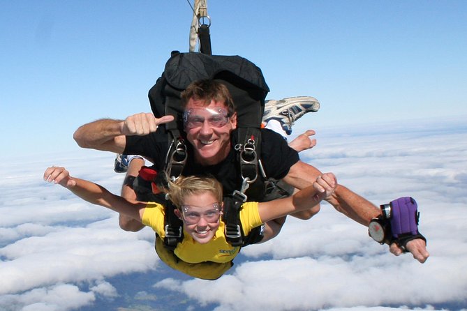 Skydive Fiji Legend 13000ft Tandem Jump (60 Seconds Free Fall)