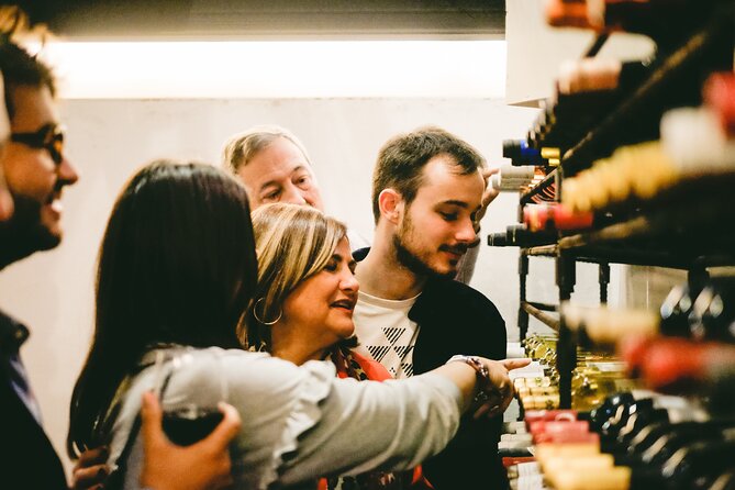 Small-Group Jewish Quarter Walking Tour With Tasty Tapas & Drinks - Good To Know