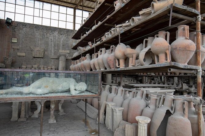 Small-Group Tour: Pompeii and Naples From Rome With Lunch in a Biologic Farm