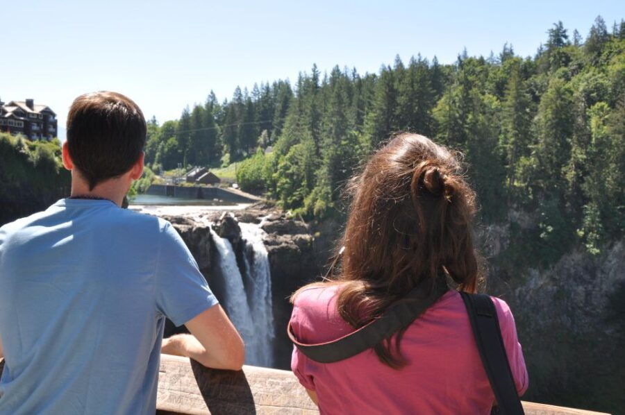 Snoqualmie Falls and Wineries Tour From Seattle