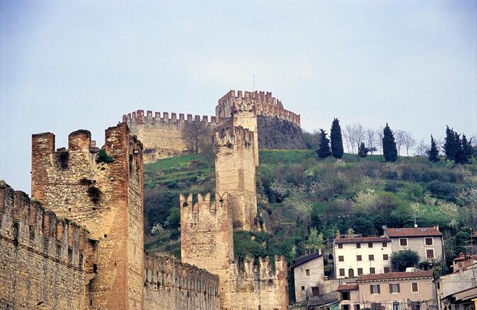 Soave Borgo Wine Day Trip With Light Lunch & 2 Wineries - Good To Know